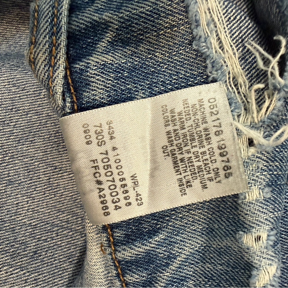 Levi's Blue Denim Jacket with Button Details - Picture 7 of 7